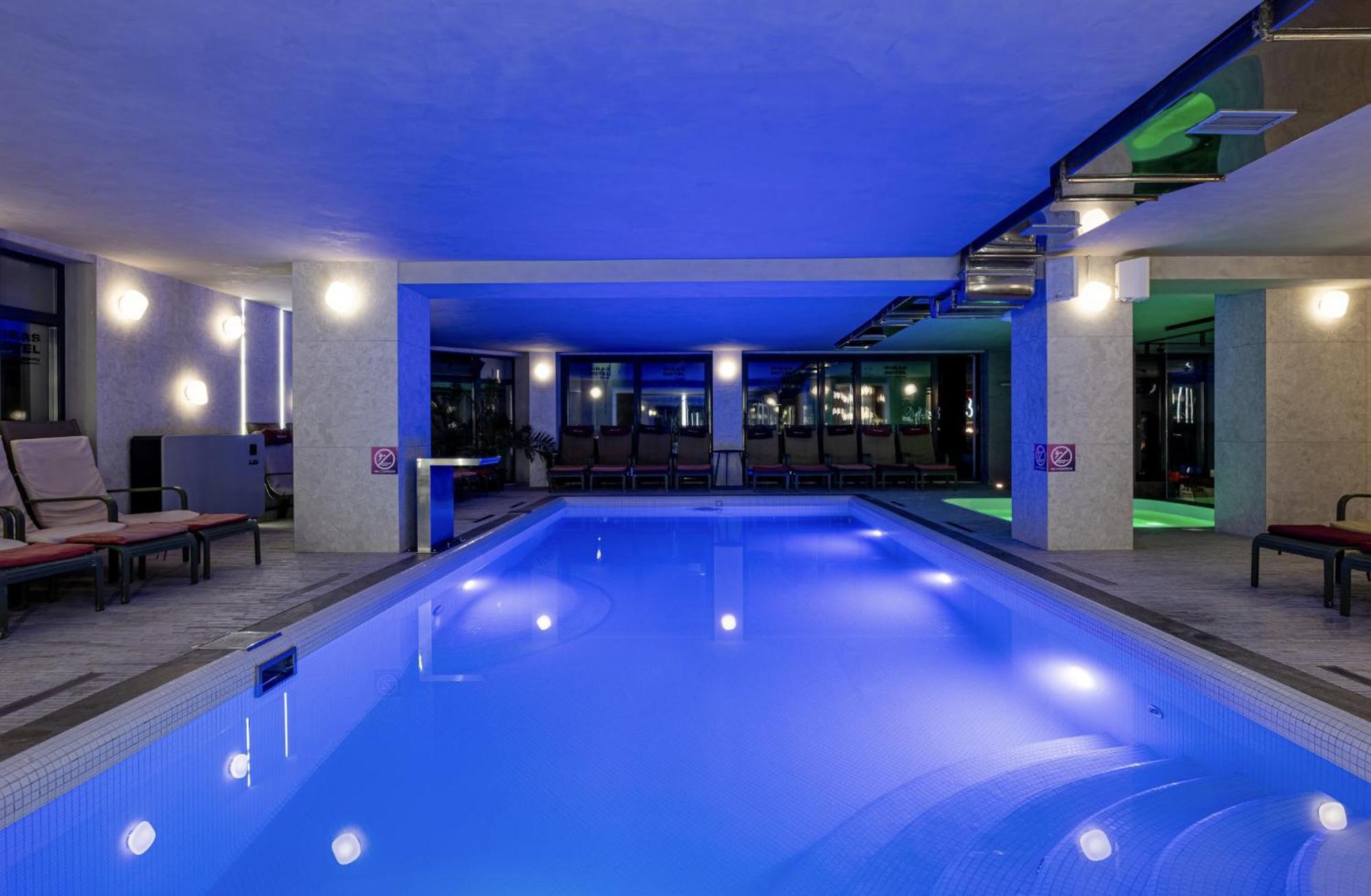 Ribas Karpaty Hotel บูโคเวล ภายนอก รูปภาพ