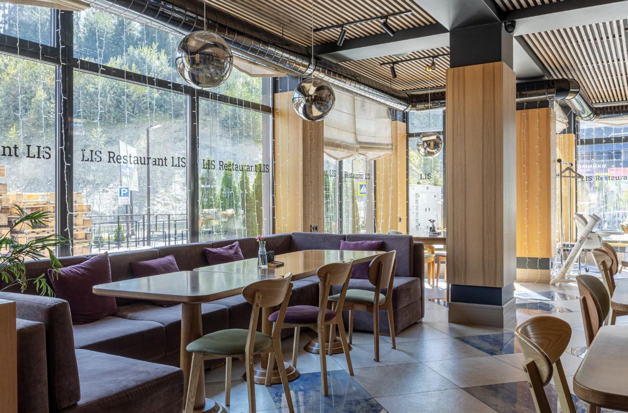Ribas Karpaty Hotel บูโคเวล ภายนอก รูปภาพ
